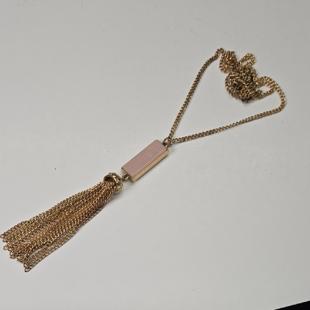 🔸️5/$25🔸️ Gold and Pink Tassel Necklace
